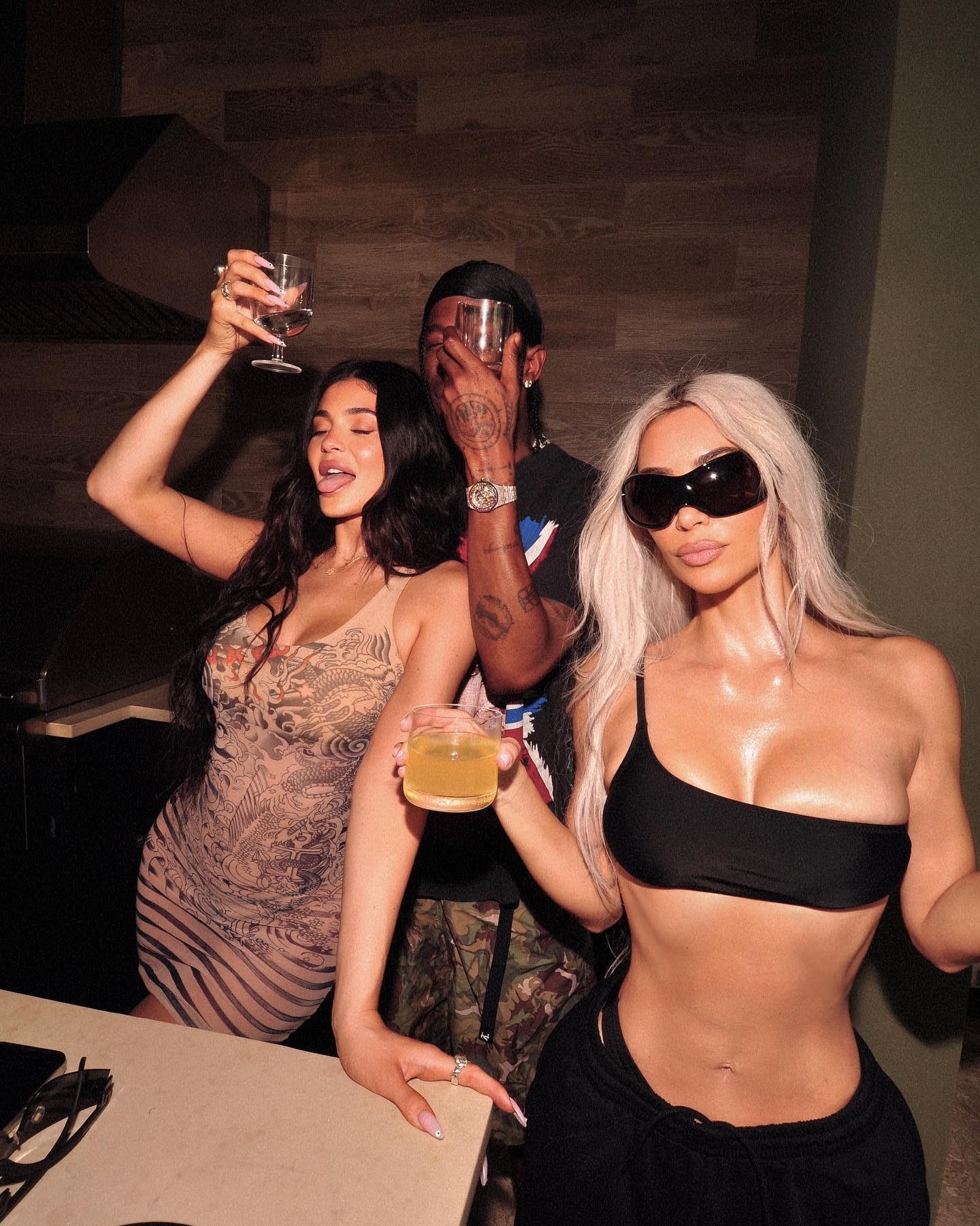 Kim Kardashian mostrou momentos de diversão com Kylie Jenner (Foto: Reprodução / Instagram)