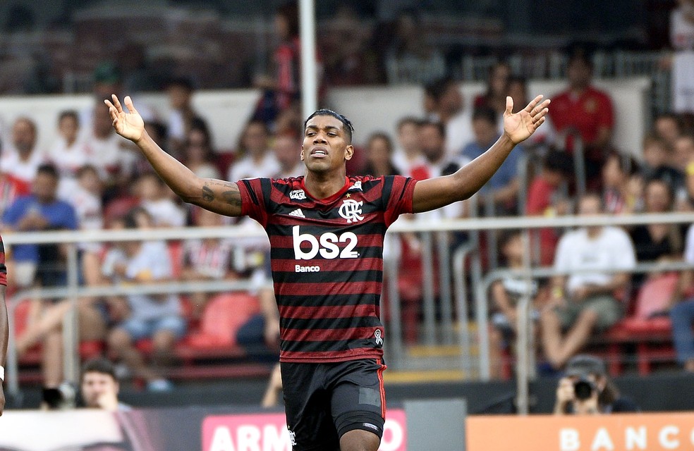 Berrío marcou o gol do Flamengo no Morumbi — Foto: Marcos Ribolli