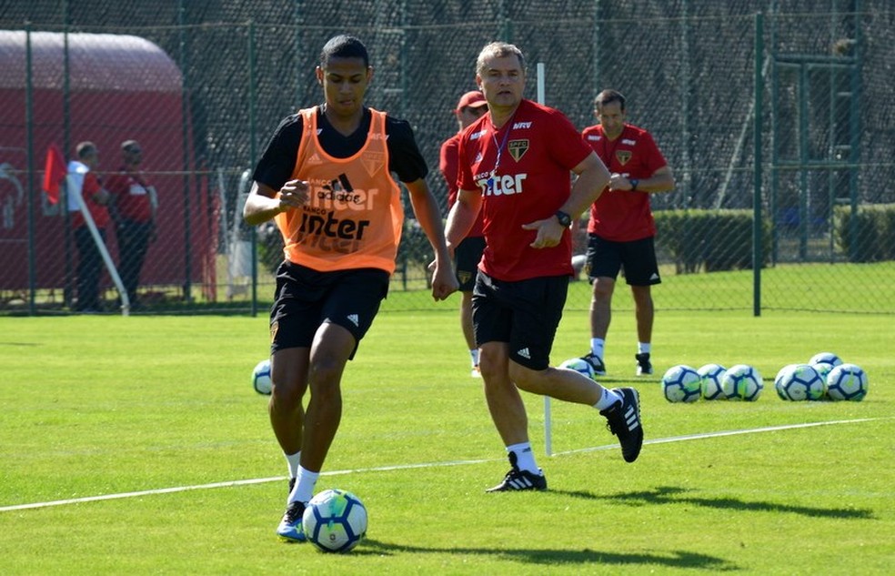 Bruno Alves tem a confiança de Aguirre no São Paulo (Foto: Érico Leonan/saopaulofc.net)