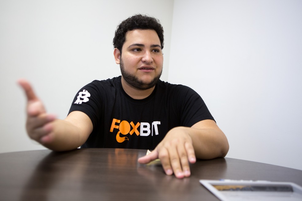 Guto Schiavon, sócio fundador da Foxbit, uma das maiores 'corretoras' de bitcoin do Brasil. (Foto: Marcelo Brandt/G1)