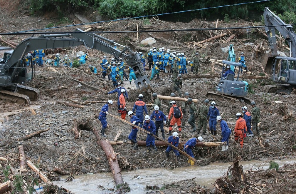 Japão intensifica operações de resgate após inundações devastadoras