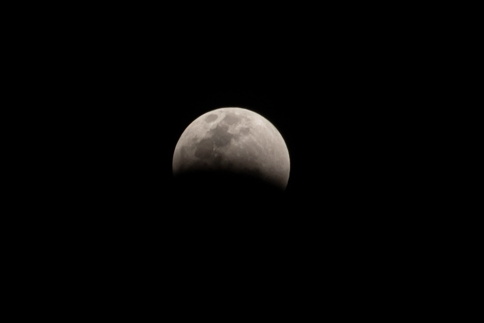 Eclipse total com 'Lua de Sangue' visto em Rio Branco — Foto: Assis Lima/Arquivo pessoal