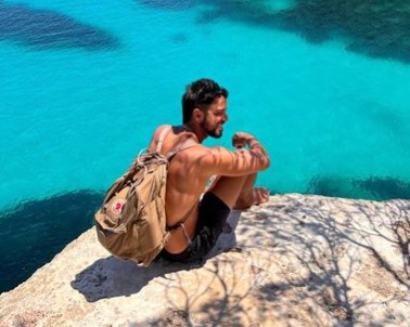 Rodrigo Simas curte ilha paradísiaca na Espanha (Foto: Instagram)