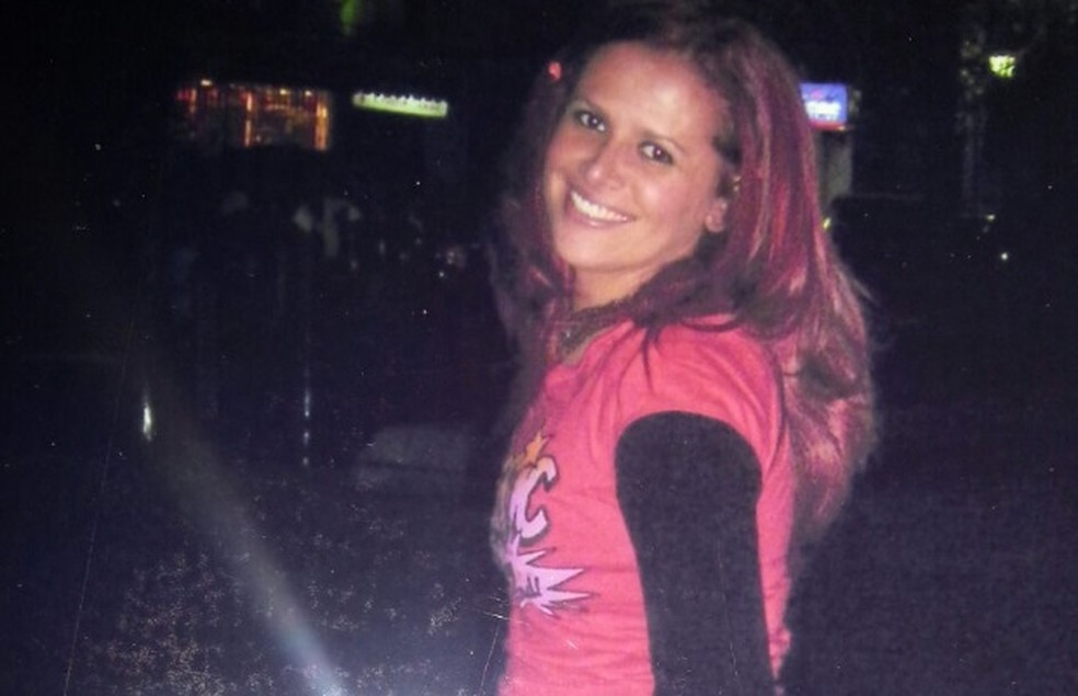 Segundo a família, Ana Paula, de 38 anos, morreu de câncer em Madri (Foto: Arquivo pessoal)