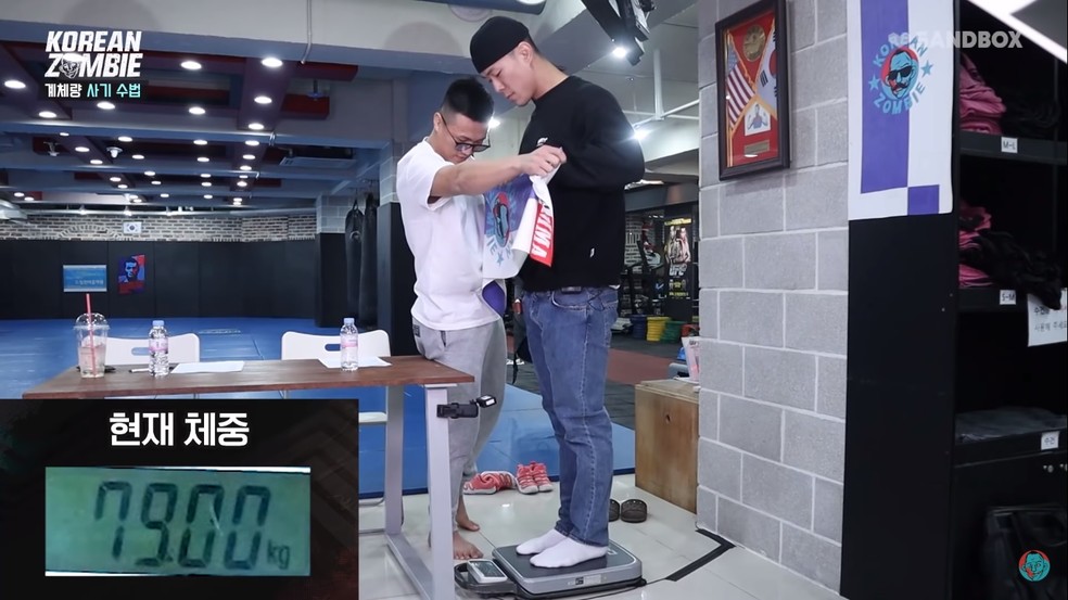 Zumbi Coreano - teste pesagem — Foto: Reprodução / YouTube