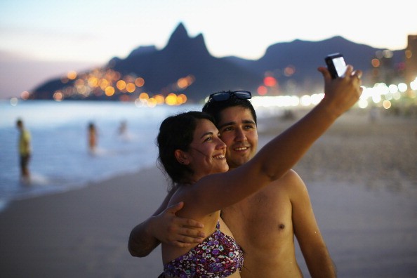 Selfie; casal; Rio de Janeiro (Foto: Getty Images)