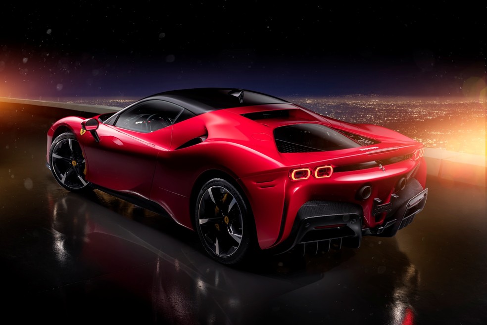 Exclusivo: Nova Ferrari de  cv chega ao Brasil por R$ 6,9 milhões |  Lançamentos | autoesporte