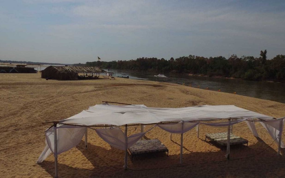 Acampamento utiliza 100% de fonte renovável de energia, em Aruanã (Foto: Divulgação/Stonos)