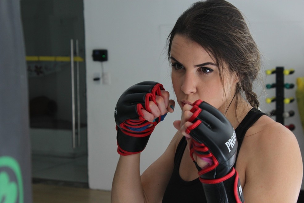 Bárbara Acioly está no card principal contra Iasmin Lucindo, de Fortaleza — Foto: Mac Cavalcante / GloboEsporte.com