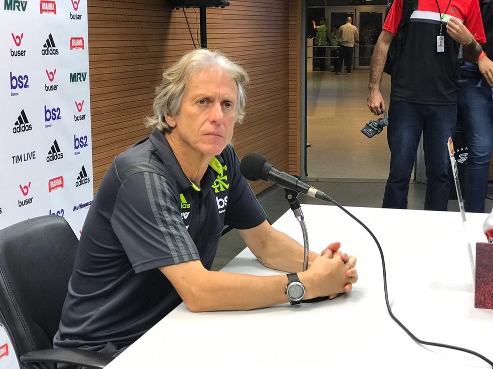 Jorge Jesus na entrevista depois do cl�ssico � Foto: Cah� Mota