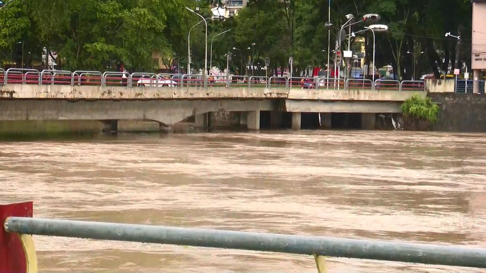 Um ano após chuva que devastou sul e extremo sul da Bahia, regiões voltam a ficar em alerta por causa de temporais — Foto: Reprodução/TV Bahia