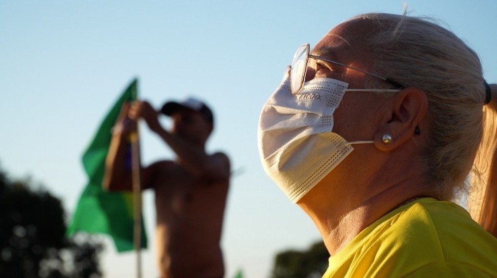 Katiane Ferreira, m&atilde;e do surfista potiguar &Iacute;talo Ferreira, acredita que o filho est&aacute; em uma boa fase e vai trazer o ouro para o Brasil &mdash; Foto: Reprodu&ccedil;&atilde;o/Inter TV Cabugi