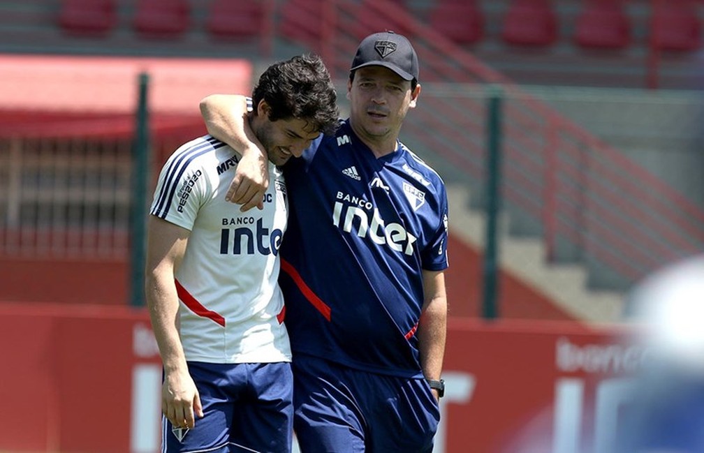 Alexandre Pato teve apoio de Fernando Diniz, mas ainda não correspondeu às expectativas — Foto: Rubens Chiri / saopaulofc.net