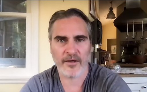 Joaquim Phoenix diz que não vai forçar seu filho a ser vegano - PORTAL VEG