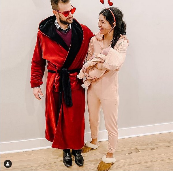 Jessica Szohr com a filha e o namorado (Foto: Instagram)