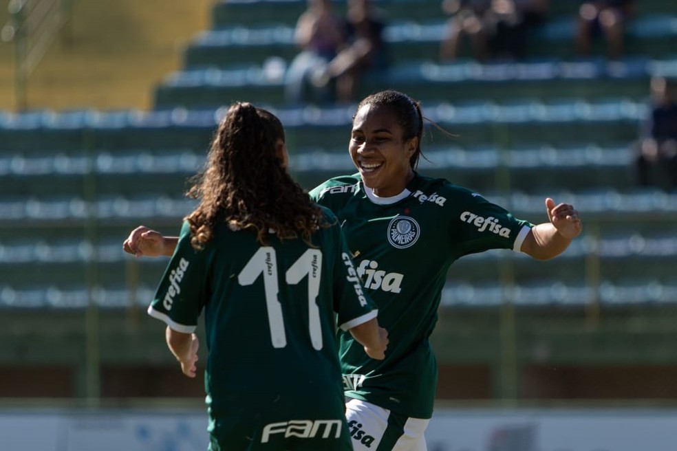 Dia de Dérbi! No primeiro ano na elite do futebol feminino, Palmeiras encara Corinthians na semifinal