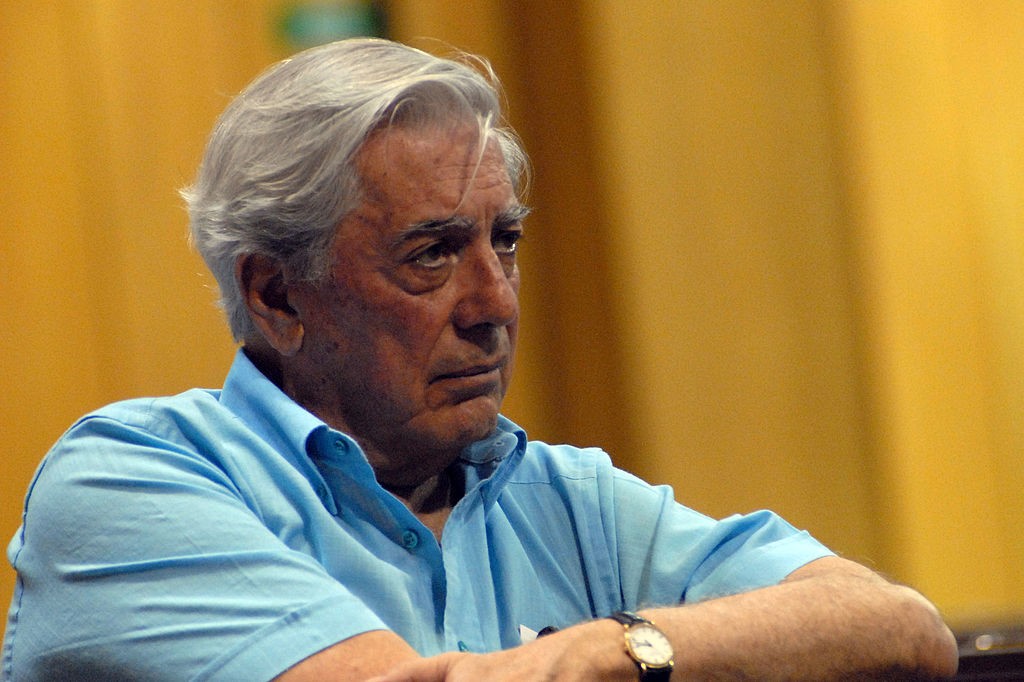 Mario Vargas Llosa (Foto: By Pontificia Universidad Católica de Chile from Santiago, Chile, via Wikimedia Commons)