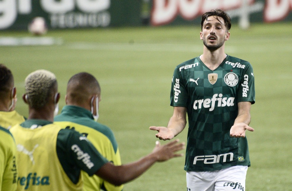 Matías Viña comemora gol do Palmeiras contra o Santos — Foto: Marcos Ribolli