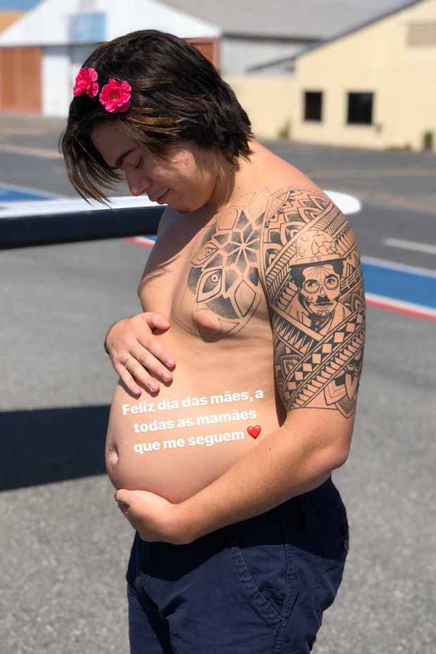 Whindersson Nunes surge "grávido" (Foto: Reprodução/Instagram)