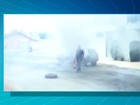 Carro com cinco pessoas pega fogo no sul do Tocantins; veja o vídeo