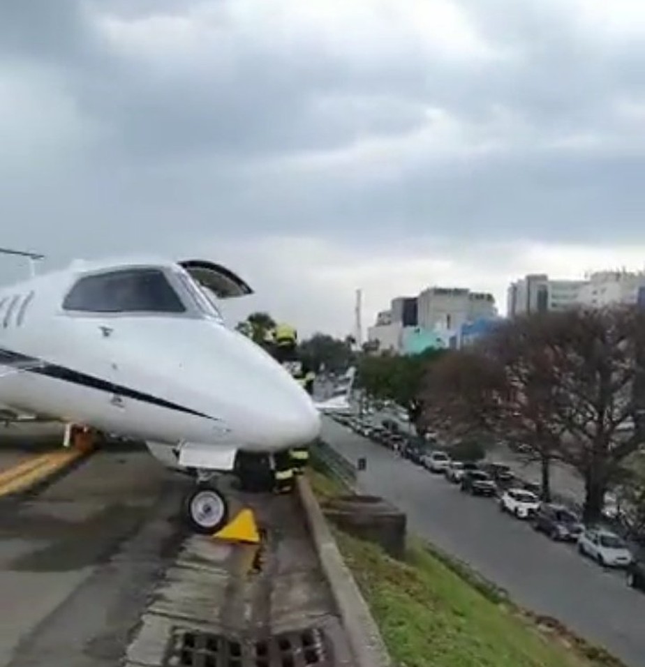 Pnseu de avião estouram durante pouso e pista de Congonhas fica interditada
