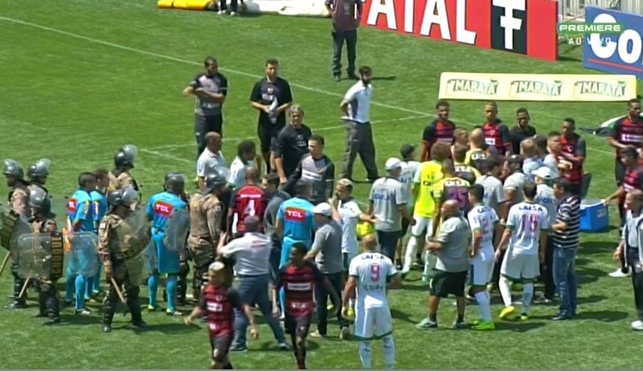 Jogo entre Coelho e Oeste acaba em confusão por suposta injúria racial 