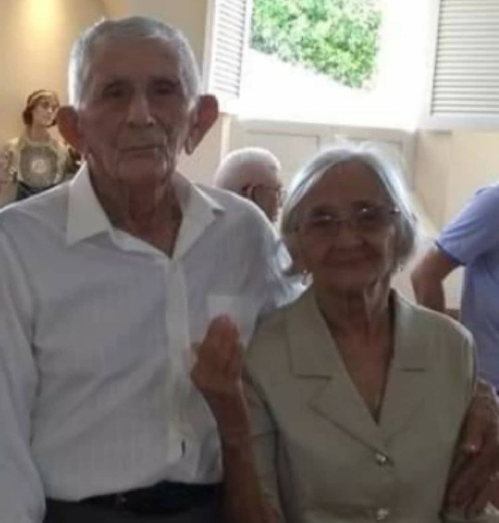 oão Cipriano de Araújo, de 95 anos, e Joana Elisia de Araújo, 86 anos, eram casados há 63 anos — Foto: Arquivo da família