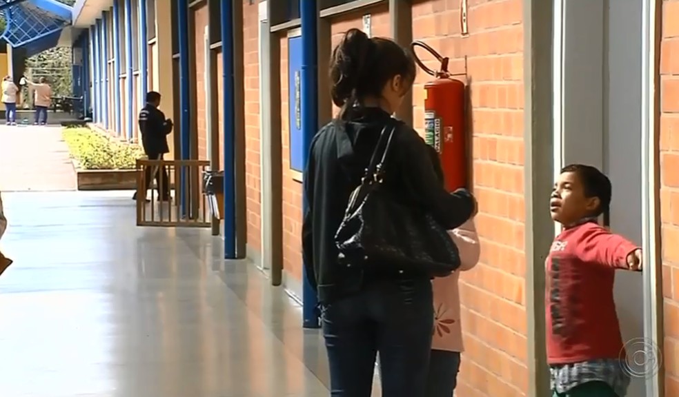 Faculdade contribui para a manutenção da família venezuelana em Assis — Foto: Reprodução/TV TEM