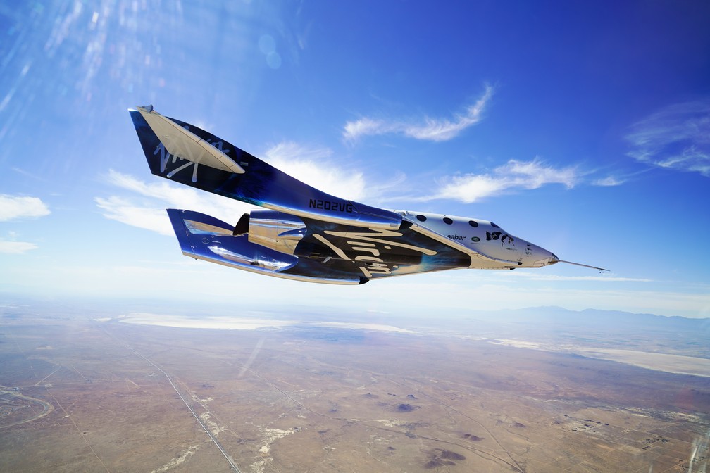 Nave VSS, da Virgin Galactic, tem aparência de jato particular (Foto: HO/Virgin Galactic/AFP)