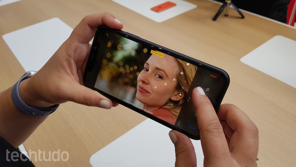 Mesmo sem câmera dupla, iPhone XR tem modo retrato com ajuste de intensidade do efeito desfocado — Foto: Thássius Veloso/TechTudo