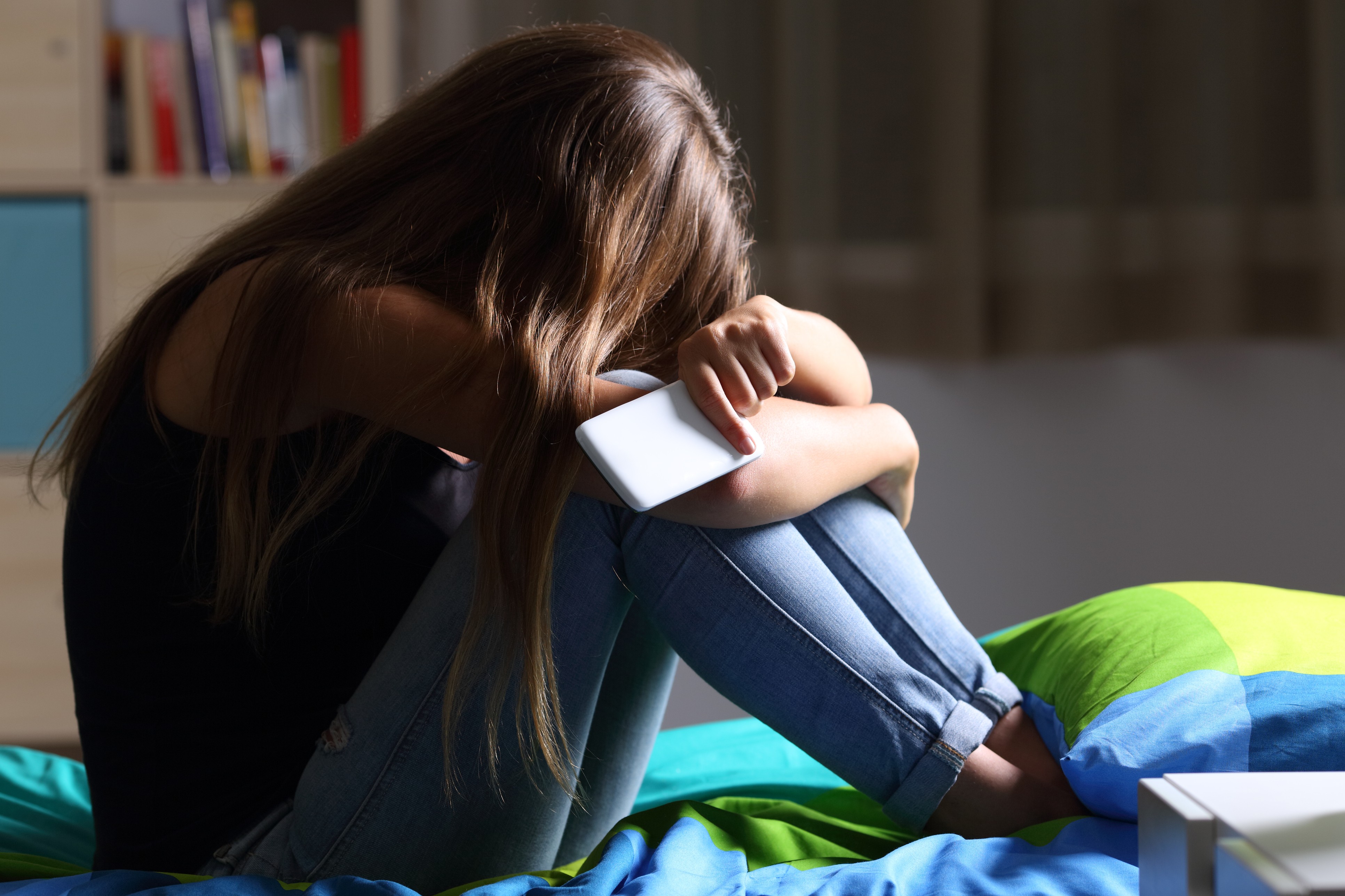 Jovens estão desenvolvendo mais depressão do que há 10 anos, de acordo com pesquisa (Foto: Thinkstock)