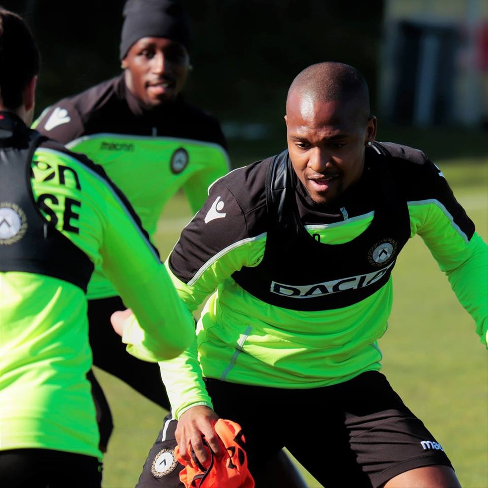 Zagueiro Samir participa de pré-temporada da Udinese — Foto: Divulgação/Udinese