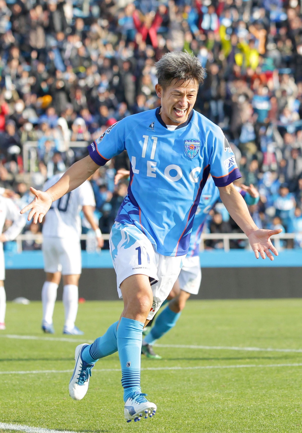 Kazu, ex-Santos, Palmeiras e Coritiba, renova contrato com ...