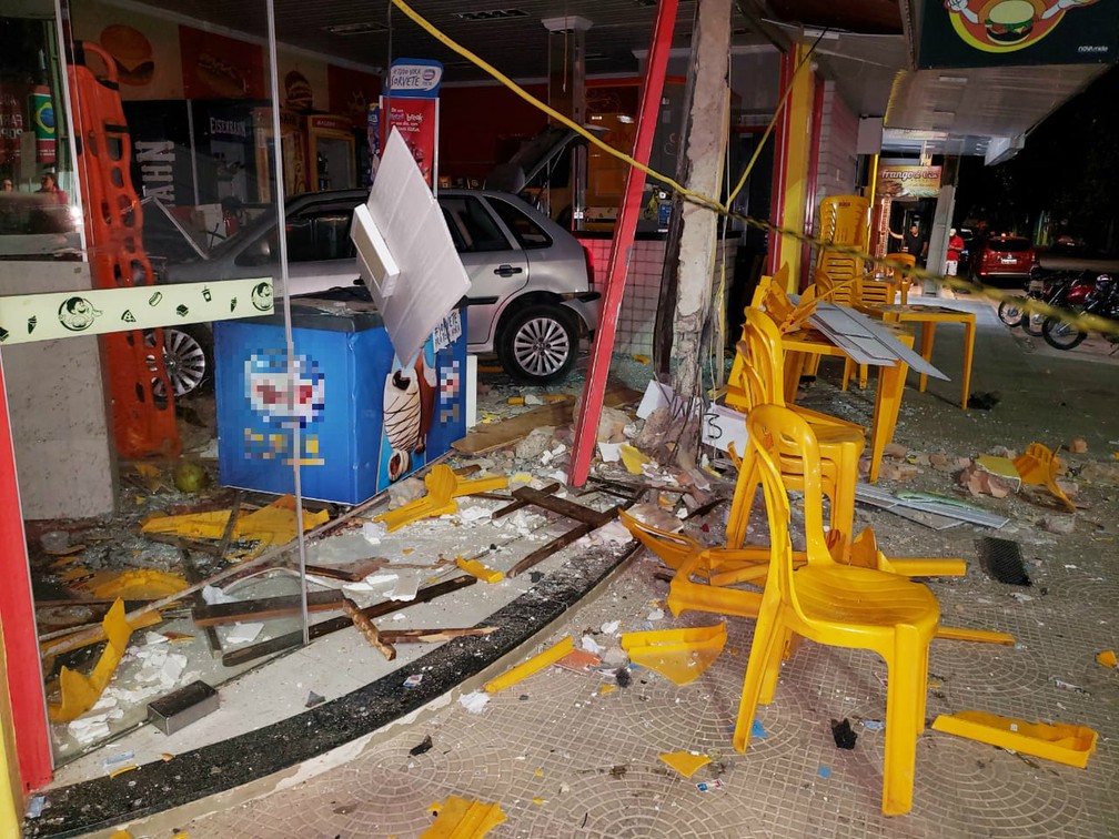 Motorista embriagada perde controle de carro, invade pizzaria e mata mulher na BA â?? Foto: Ivonaldo Braga/Blogbraga