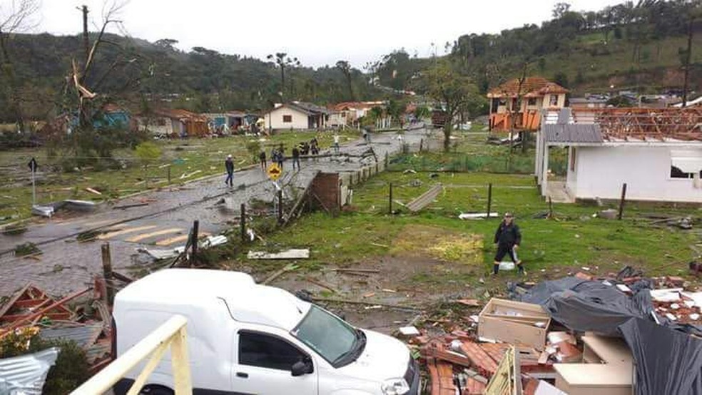 Idosa morre após desabamento de casa durante temporal em Caxias do Sul