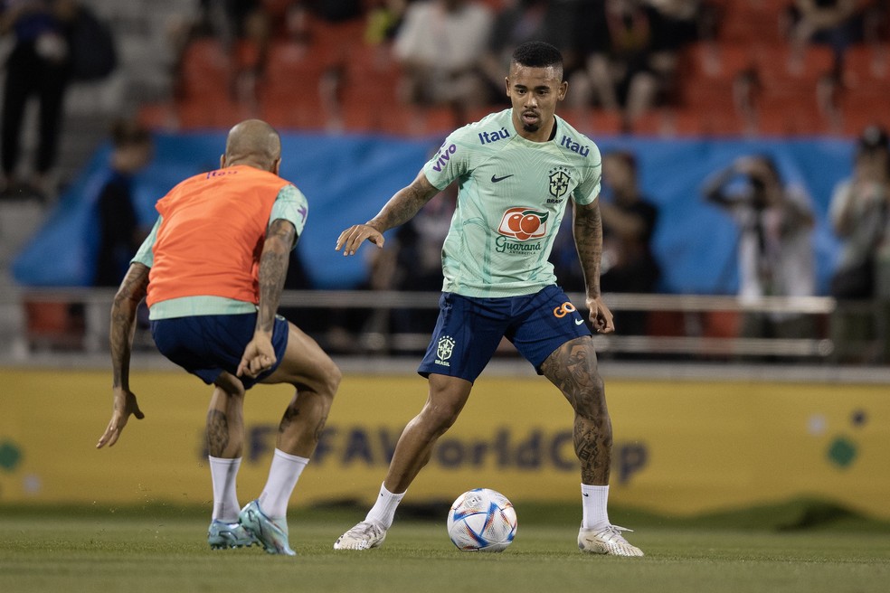 Aos 25 anos, Gabriel Jesus é o atacante mais veterano entre os titulares contra Camarões — Foto: Lucas Figueiredo / CBF