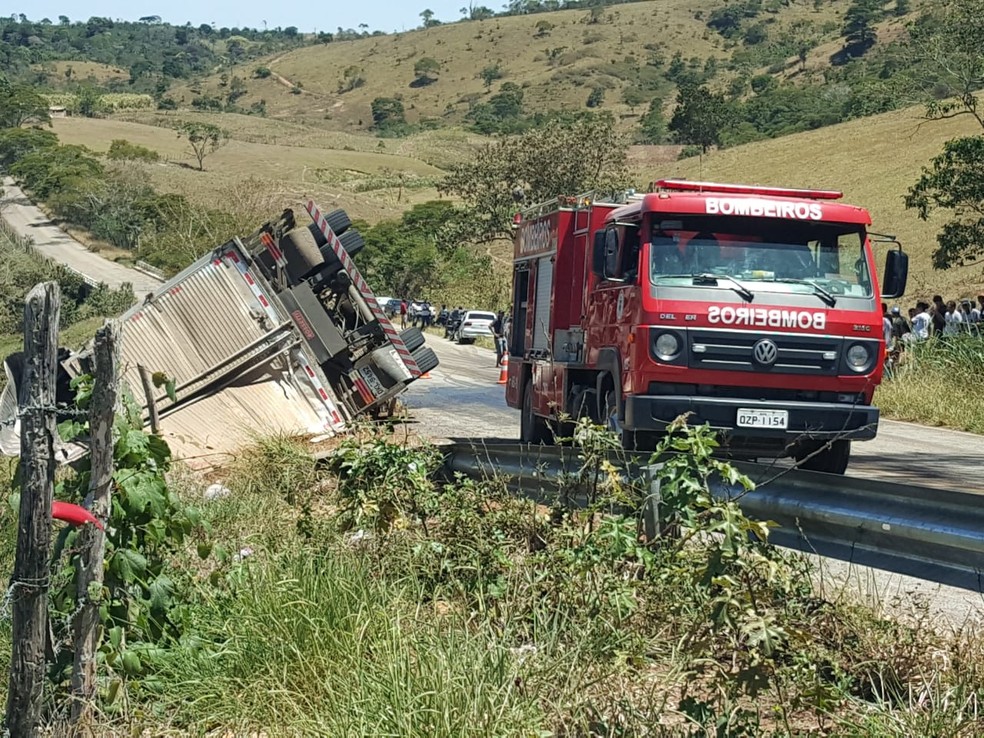 Acidente ocorreu em trecho da BA-641, que liga Barra do Choça ao município de Planalto. — Foto: Blog do Jorge Amorim
