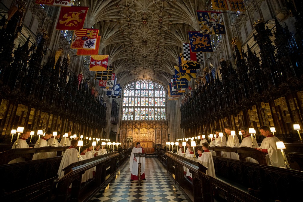 Coro ensaia na capela onde acontecerá o casamento real (Foto: Steve Parsons/Pool via Reuters )
