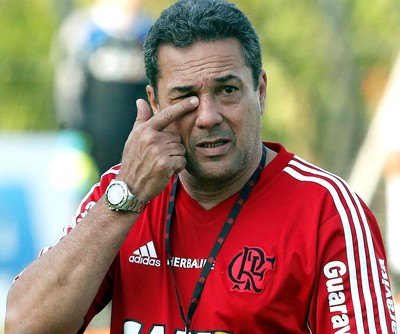 Luxa fala em investimento consciente, mas afirma: Craque é o mais barato