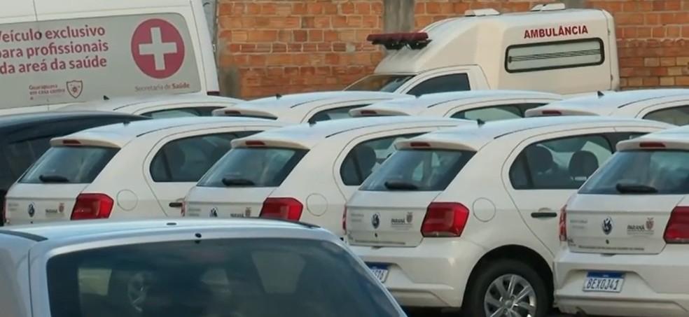 Carros novos doados à secretaria de Saúde de Guarapuava estão parados há 4 meses sem uso — Foto: Reprodução/RPC