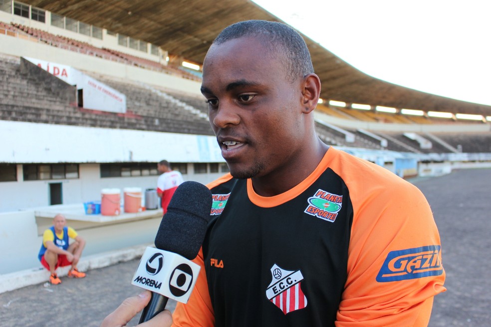 Goleiro Martins quando atuava no Comercial-MS � Foto: H�lder Rafael