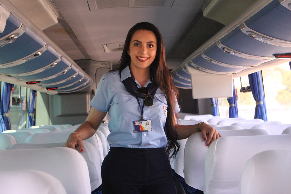 Miriele Zucarrelo aprendeu a dirigir caminhão aos 14 anos  (Foto: Carlos Dias/G1)