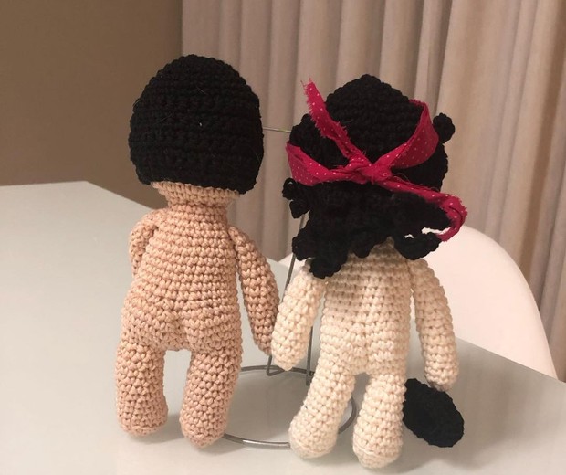 Fiuk e Gil viram bonecos de crochê (Foto: Reprodução/Instagram)