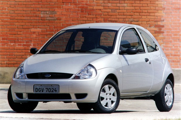 Ford Ka 1.0 Rocam oferece bom equilíbrio, mas deve em espaço (Foto: Divulgação)