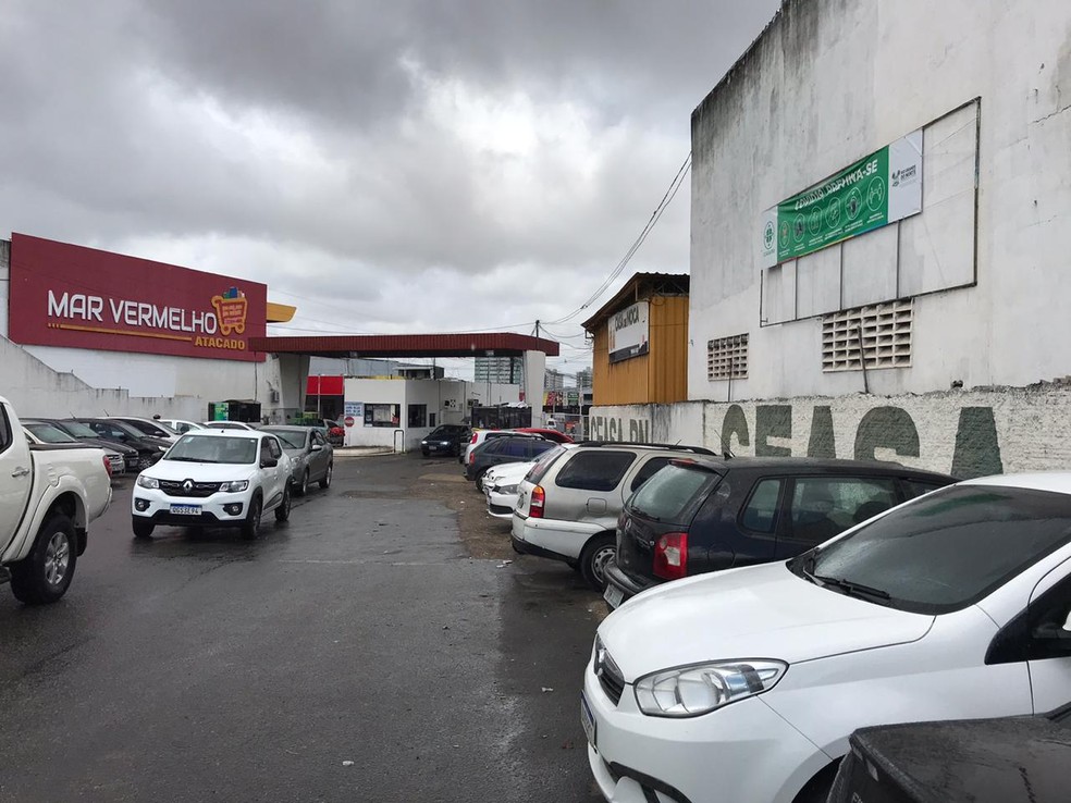 Bandido assalta loja dentro da Ceasa e foge com dinheiro do caixa e carteira de cliente — Foto: Ayrton Freire/Inter TV Cabugi