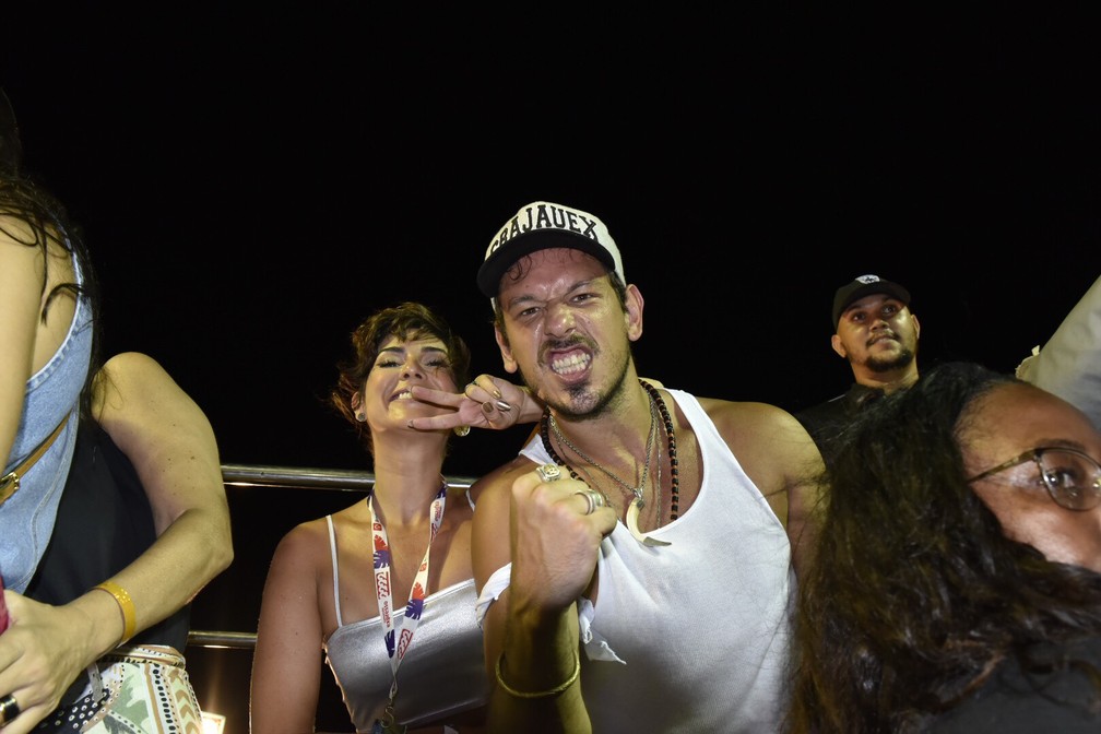 Luisa Paes Leme e João Vicente de Castro curtem o carnaval de Salvador (Foto: Elias Dantas/Ag. Haack)