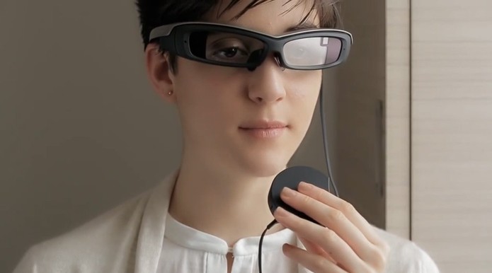 SmartEyeglass (Foto: Reprodu??o/YouTube)