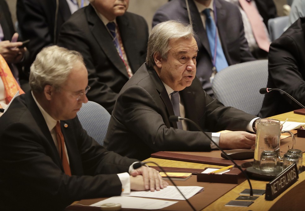O secretário-geral da ONU, António Guterres, fala em abril de 2018 ao Conselho de Segurança da ONU — Foto: Julie Jacobson/AP Photo