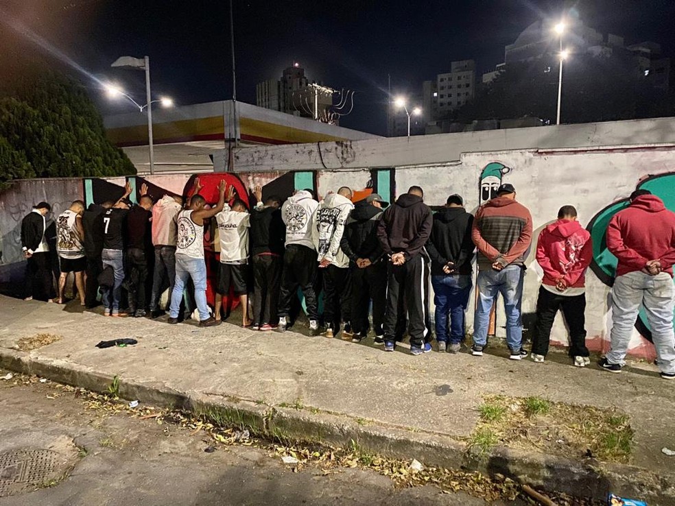 18 pessoas foram detidas nas proximidades do hotel — Foto: Divulgação/Rotam