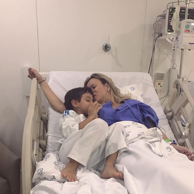 Eliana e Arthur no hospital, quando ela estava grávida de Manuela (Foto: Reprodução/Instagram)